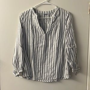 Old Navy black and white long sleeve top with notch neck and ties on sleeves